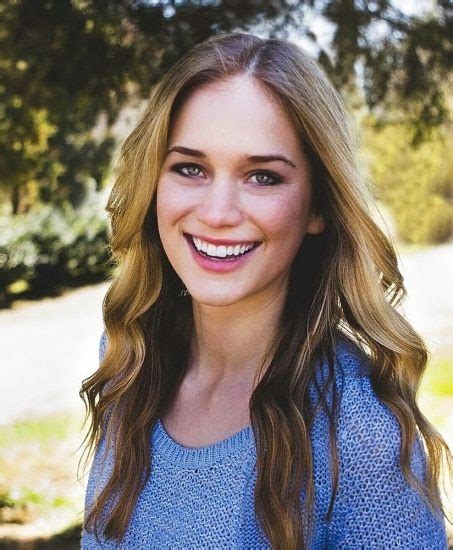 elizabeth lail nude and topless pics and sex scenes scandal planet