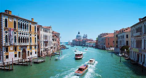 dos  donts  visiting venice italy travel noire