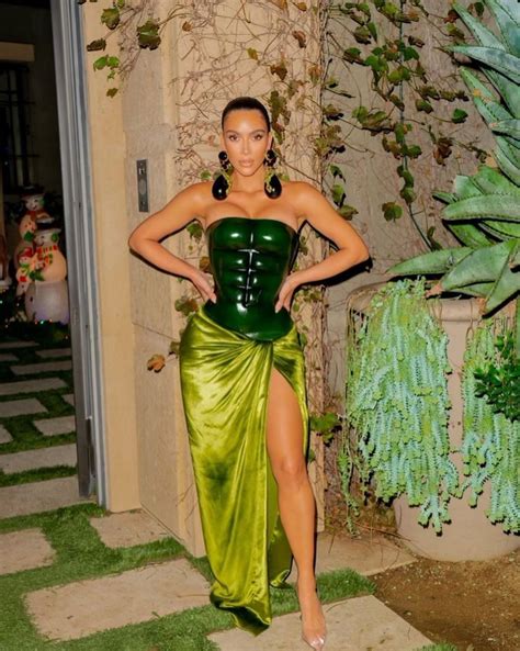 Kim Kardashian Sexy Christmas Stealer 13 Photos The Fappening