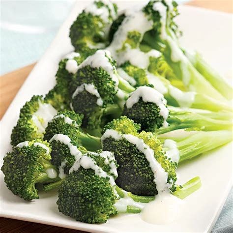 Broccoli With Creamy Parmesan Sauce In 2020 Creamy