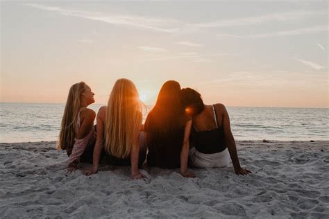 Best Friends Photoshoot Beach Sunset Photos Bestbeachphotography