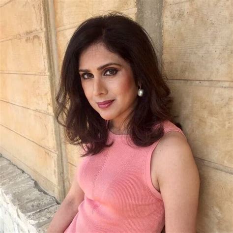 Here’s What Meenakshi Seshadri The 80s Golden Girl Is Up To Nowadays