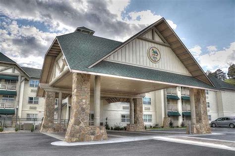 lodge   oaks sevierville hotel reviews  rate