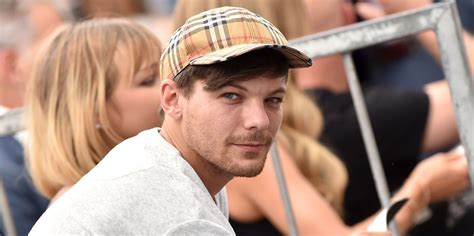 Louis Tomlinson Opens Up About His Mom And Sister S Deaths