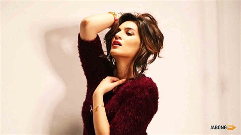 70 best kriti sanon wallpapers hd images and hot pics