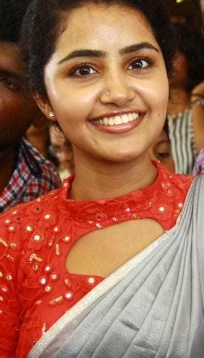 Actress Anupama Parameshwaran In Hot Saree Pics Veethi