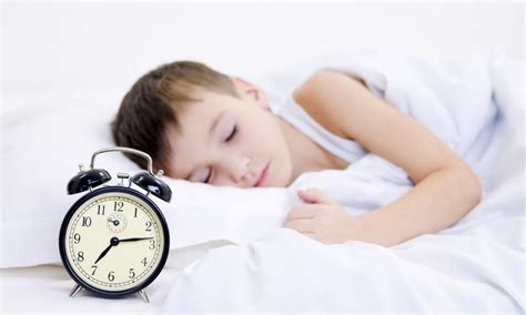 kiat membiasakan tidur siang  efektif  anak