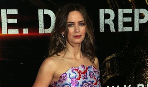 emily blunt eyes tate taylor s the girl on the train
