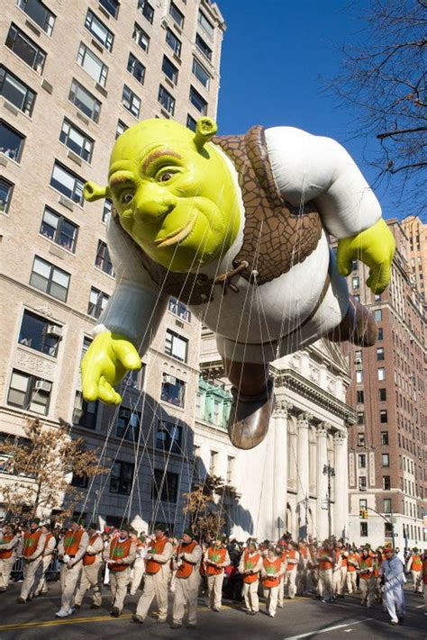 watch macy s thanksgiving day parade balloons be inflated tonight