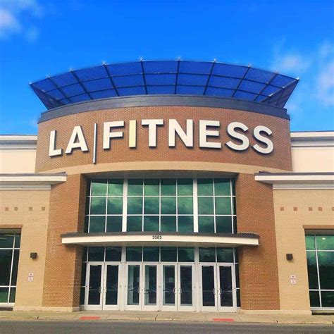 la fitness employee reportedly told  afro isnt classy