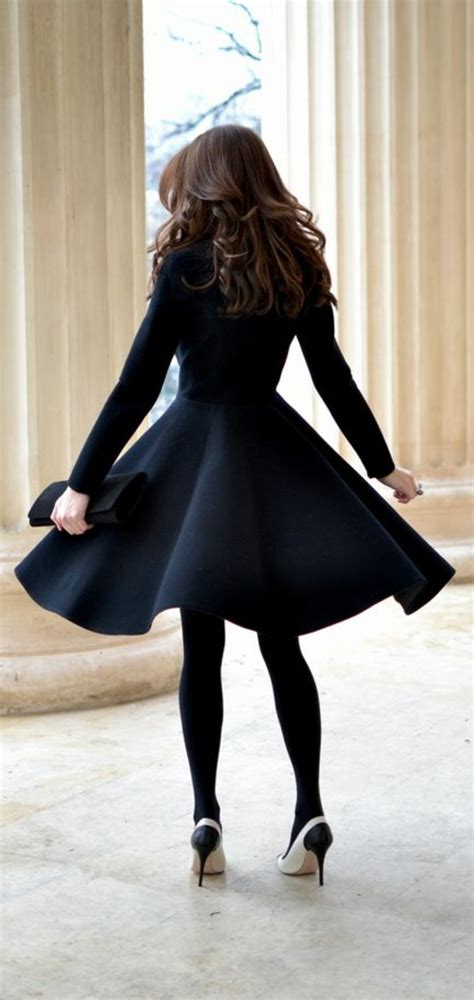 schwarzer mantel klassisch oder extravagant