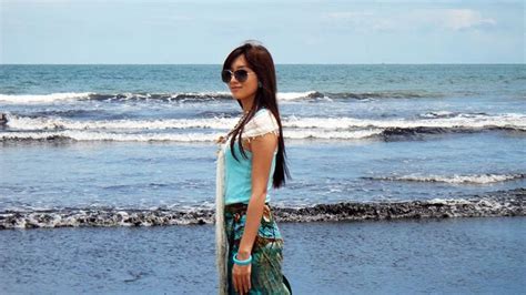 photo model myanmar beautiful model yu thandar thin on the beach