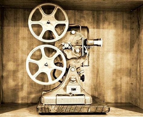 Vintage Reel To Reel Movie Projector Vintage Pinterest Movie