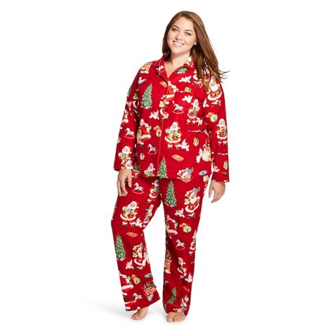 9 cozy holiday pajamas for opening ts and sipping on eggnog — photos