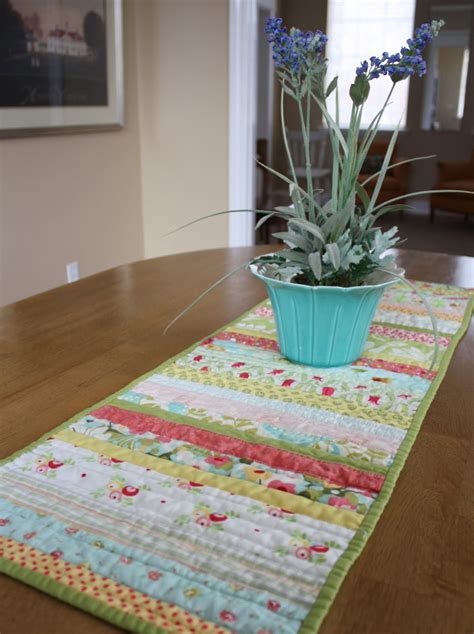 table runner tutorial diary   quilter  quilt blog