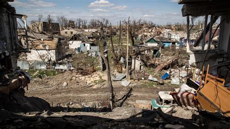 shelling of ukraine city of donetsk puts civilians at risk cnn