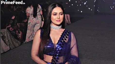 sana khan hot in blue dress at wedding junction fashion show 2018 youtube