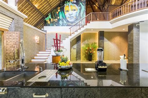 luxury ubud airbnb      places  stay  bali