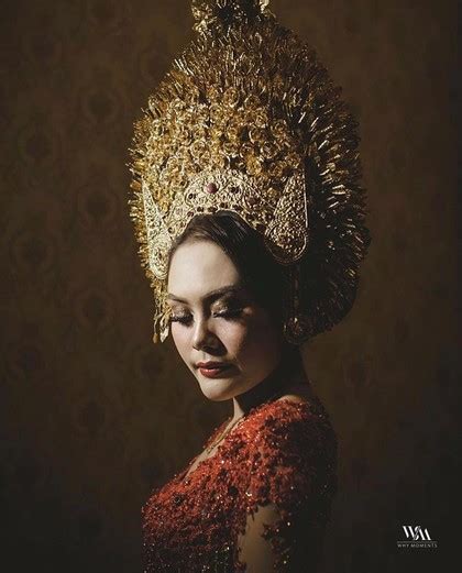 foto hiasan kepala pengantin adat indonesia yang mewah