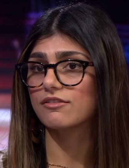 Mia Khalifa Bio Birthday Height Net Worth Instagram Wiki Facts