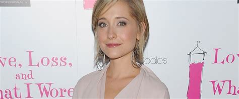 Allison Mack Exclusive Interviews Pictures And More