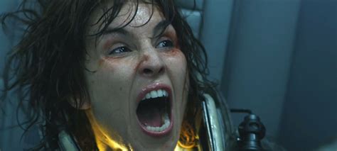 ‘prometheus noomi rapace says she gutted out a ‘psychological meltdown hero complex
