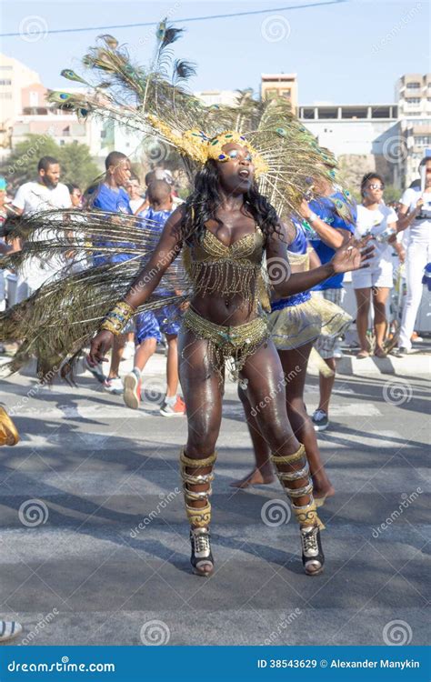 jaarlijks carnaval  het kapitaal  kaapverdie praia redactionele stock afbeelding image