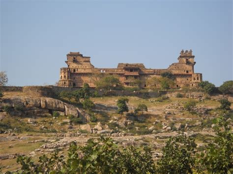 garhkundar fort tikamgarh india photos
