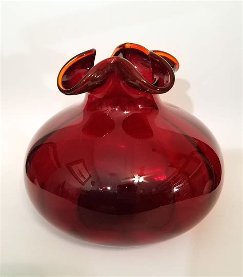 deep red glass vase where when who antiques board