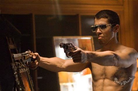 rocknrolla review guy ritchies return  form toby kebbell guy ritchie badass