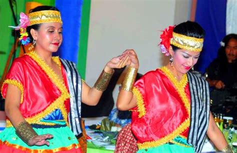 indonesia warna warni suku mandar sulawesi selatan