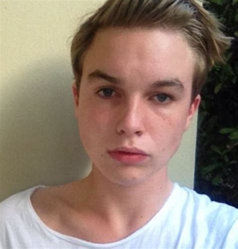 australian teenager signed to modelling agency after