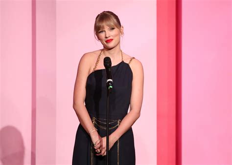 Taylor Swift Opens Up About Experiencing An Eating Disorder In Netflix