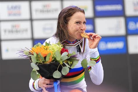 annemiek van vleuten wins elite womens time trial  dutch dominate cycling weekly