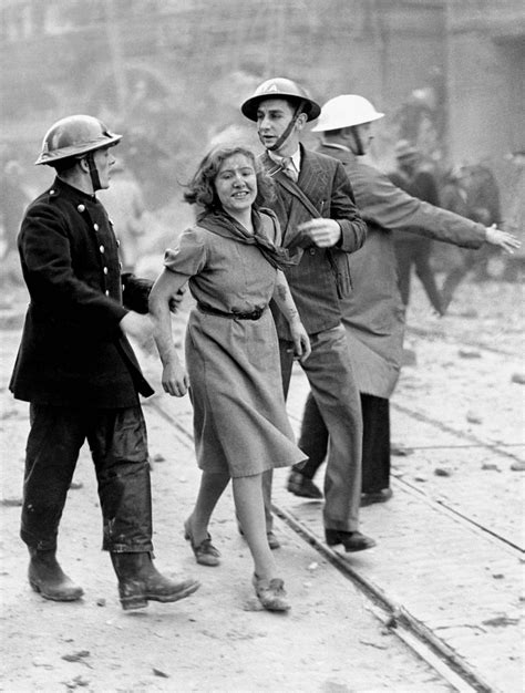 faces of the blitz and england in world war 2 40 photos 1940 1944 flashbak