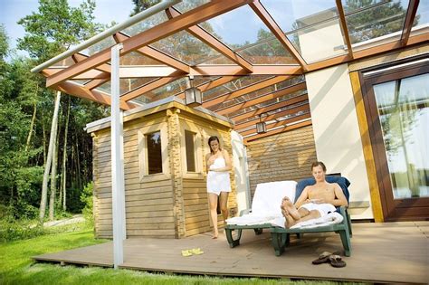 wellness bungalows met prive sauna bubbelbad  hottub