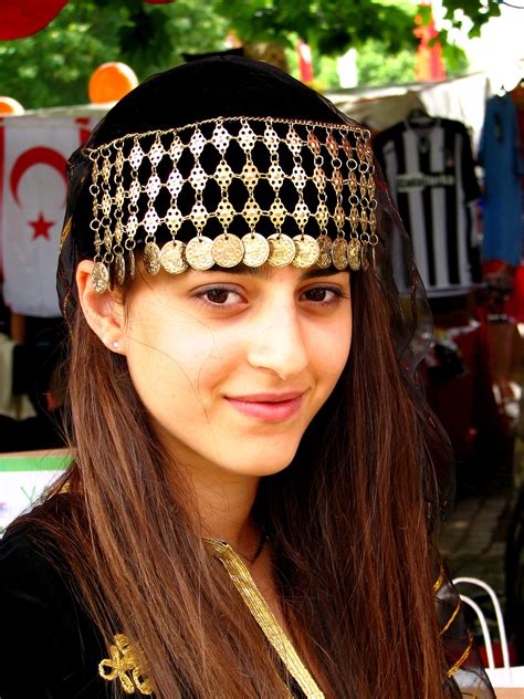 File Turkish Girl In London