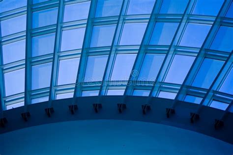oberlichtfenster auf moderner hausdachspitze stockfoto bild von bunt foto
