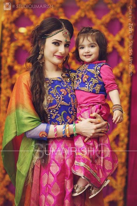 pakkistani bride pinned by sidrahyounas brides beauty pakistan mother daughter matching