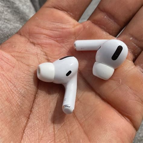 apple airpods pro  gym     wireless earbuds  working
