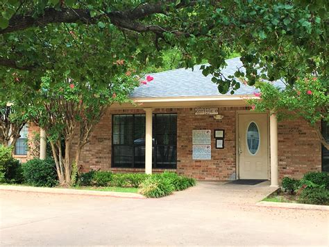 the best assisted living facilities in tyler tx