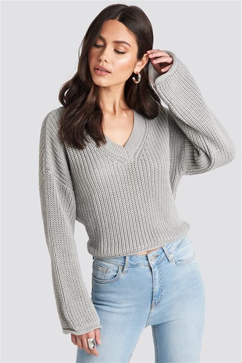 Cropped V Neck Knitted Sweater Grey Na