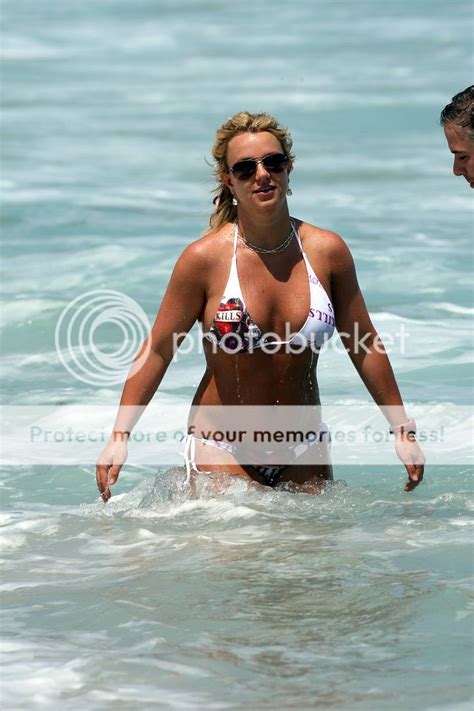 Celebrity Paparazzi Bikini Britney Spears Body Surfing In Costa Rica