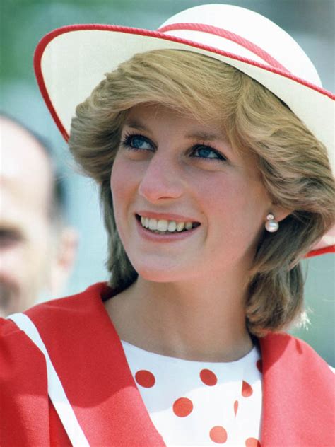 princess diana fashion the top 20 style moments of the people s