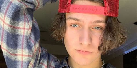 Chase Hudson Cries On Tiktok Live As He Discusses His Past