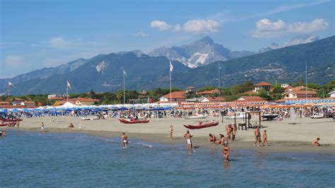 The Beach At Forte Dei Marmi Bagni Di Lucca And Beyond