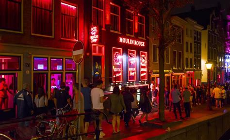 Amsterdam Will Ban Red Light District Tours From April