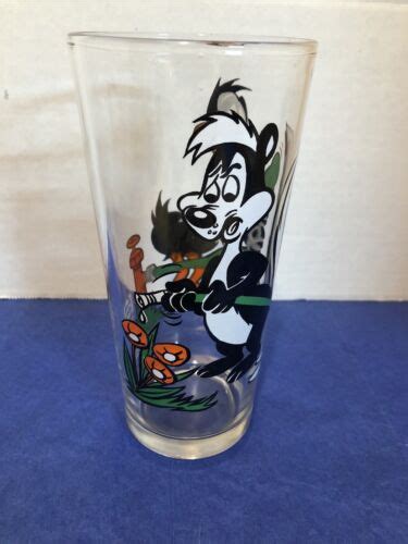 Vintage Pepsi Looney Tunes Collector Glass Daffy Duck And Pepe Le Pew