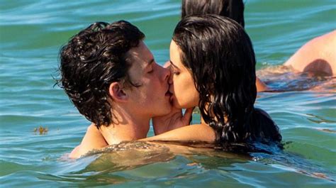 Shawn Mendes And Camila Cabello S Hot Kissing Pics Confirm