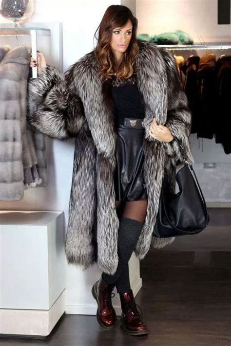 10 images about hot women in fur on pinterest silver foxes mink and parkas